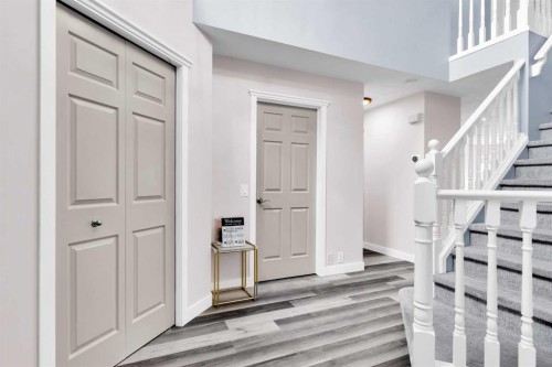 6 Douglas Woods Bay Se, Calgary, AB - Indoor Photo Showing Other Room
