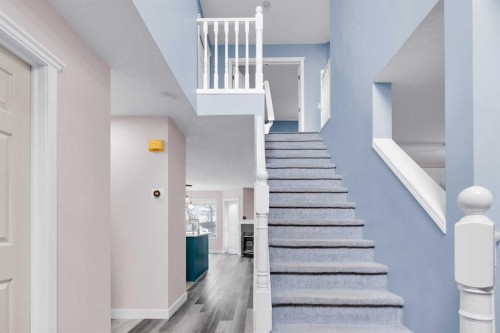 6 Douglas Woods Bay Se, Calgary, AB - Indoor Photo Showing Other Room