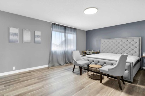 6 Douglas Woods Bay Se, Calgary, AB - Indoor Photo Showing Bedroom