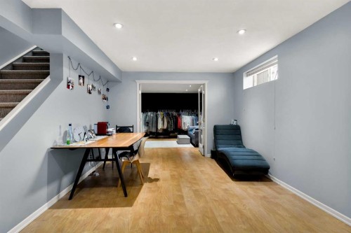 6 Douglas Woods Bay Se, Calgary, AB - Indoor