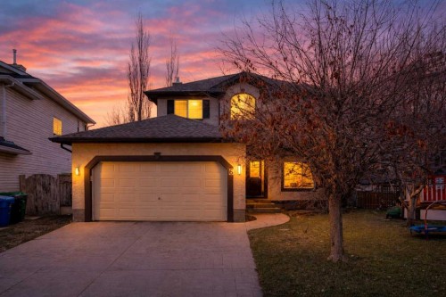 6 Douglas Woods Bay Se, Calgary, AB - Outdoor