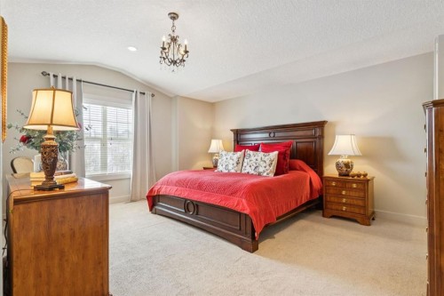 62 Ascot Crescent Sw, Calgary, AB - Indoor Photo Showing Bedroom