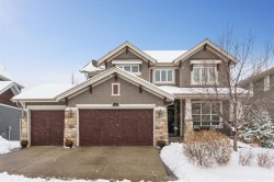 62 Ascot Crescent SW Calgary, AB T3H 0T9