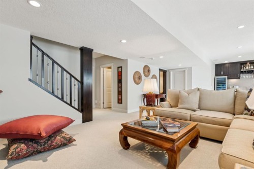 62 Ascot Crescent Sw, Calgary, AB - Indoor Photo Showing Living Room