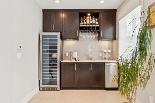 62 Ascot Crescent Sw, Calgary, AB - Indoor Photo Showing Kitchen