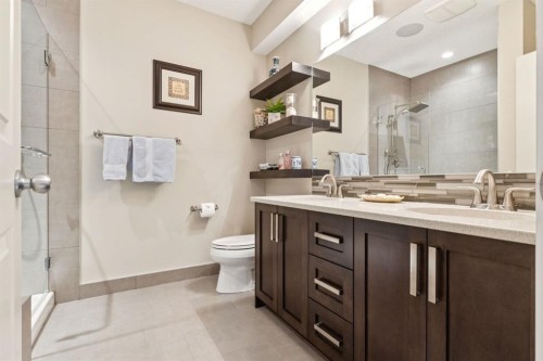 62 Ascot Crescent Sw, Calgary, AB - Indoor Photo Showing Bathroom