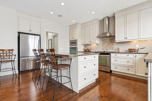62 Ascot Crescent Sw, Calgary, AB - Indoor Photo Showing Kitchen With Upgraded Kitchen