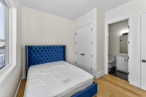 1049 Waterstone Green, Chestermere, AB - Indoor Photo Showing Bedroom