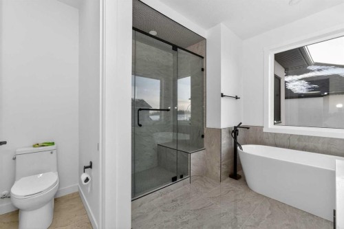 1049 Waterstone Green, Chestermere, AB - Indoor Photo Showing Bathroom