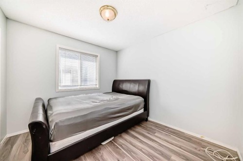 22 Applestone Park Se, Calgary, AB - Indoor Photo Showing Bedroom