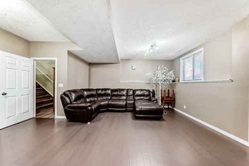 22 Applestone Park Se, Calgary, AB - Indoor Photo Showing Other Room