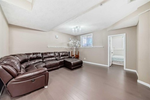 22 Applestone Park Se, Calgary, AB - Indoor