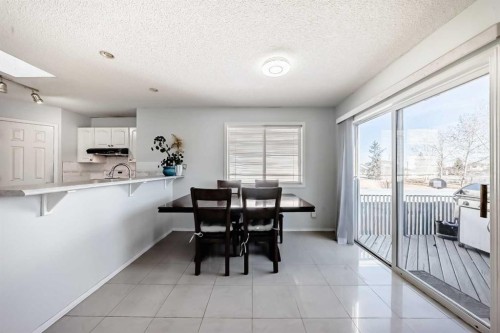 22 Applestone Park Se, Calgary, AB - Indoor