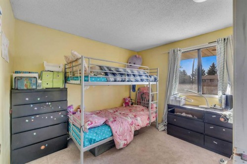 354 Aboyne Place Ne, Calgary, AB - Indoor Photo Showing Bedroom