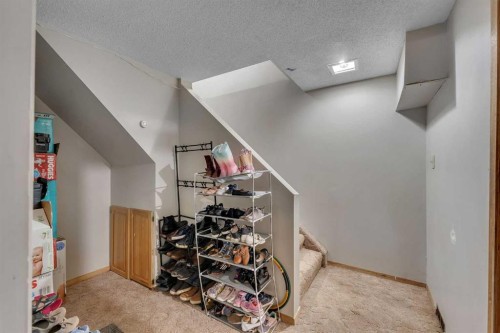 354 Aboyne Place Ne, Calgary, AB - Indoor