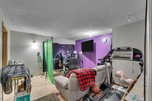 354 Aboyne Place Ne, Calgary, AB - Indoor