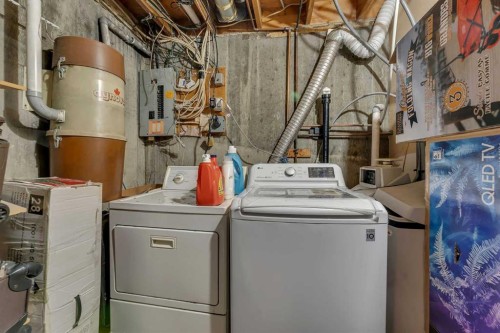 354 Aboyne Place Ne, Calgary, AB - Indoor Photo Showing Laundry Room