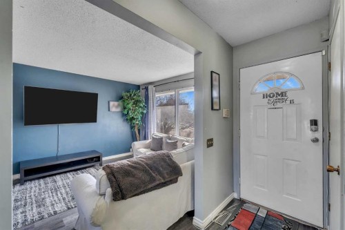 354 Aboyne Place Ne, Calgary, AB - Indoor