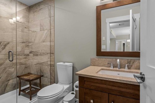 200-707 Spring Creek Drive, Canmore, AB - Indoor Photo Showing Bathroom