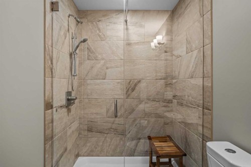 200-707 Spring Creek Drive, Canmore, AB - Indoor Photo Showing Bathroom