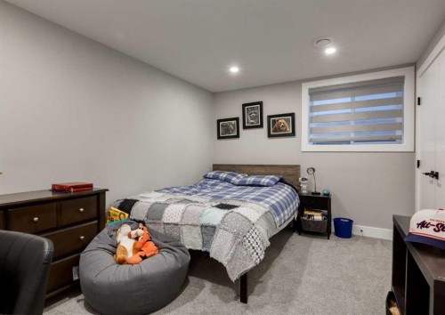 4627 Verona Drive Nw, Calgary, AB - Indoor Photo Showing Bedroom