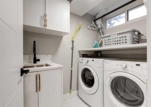4627 Verona Drive Nw, Calgary, AB - Indoor Photo Showing Laundry Room