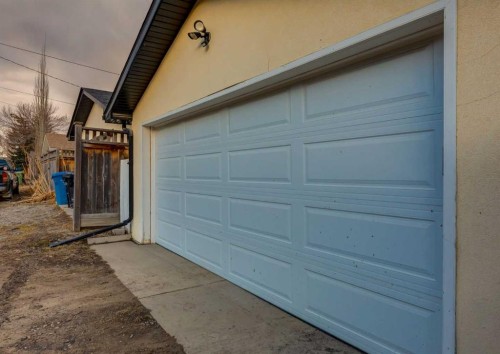 4627 Verona Drive Nw, Calgary, AB - Outdoor With Exterior