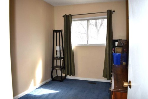 6348 Bowmont Crescent Nw, Calgary, AB - Indoor Photo Showing Other Room