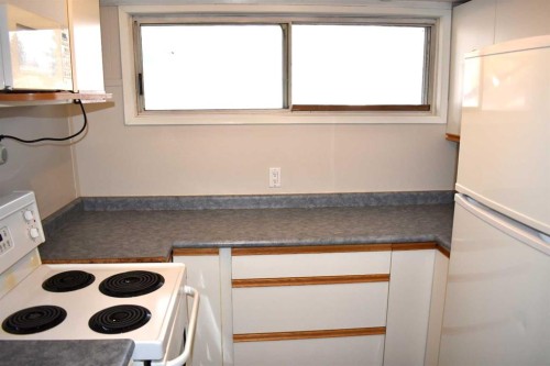 6348 Bowmont Crescent Nw, Calgary, AB - Indoor Photo Showing Kitchen