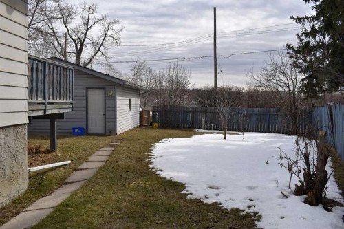 6348 Bowmont Crescent Nw, Calgary, AB - Outdoor