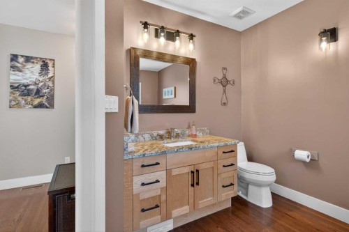 31 Rosetree Road Nw, Calgary, AB - Indoor Photo Showing Bathroom