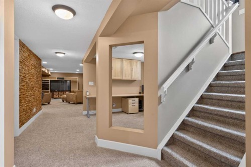 31 Rosetree Road Nw, Calgary, AB - Indoor Photo Showing Other Room