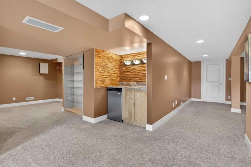 31 Rosetree Road Nw, Calgary, AB - Indoor Photo Showing Other Room
