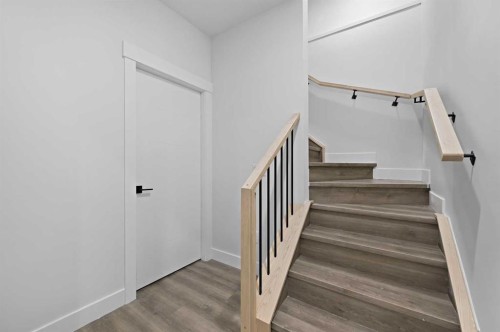 8112 Bowness Road Nw, Calgary, AB - Indoor Photo Showing Other Room