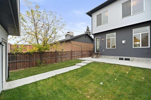 8112 Bowness Road Nw, Calgary, AB - Outdoor