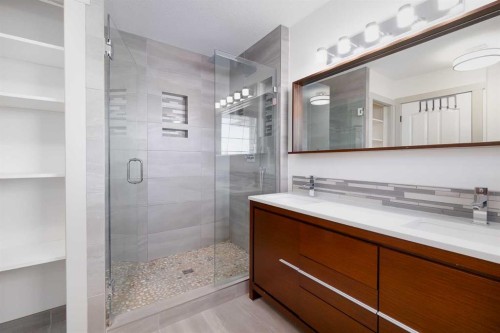 203 Cambridge Bay, Strathmore, AB - Indoor Photo Showing Bathroom