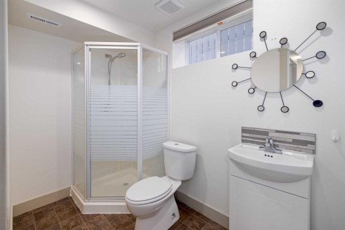 203 Cambridge Bay, Strathmore, AB - Indoor Photo Showing Bathroom