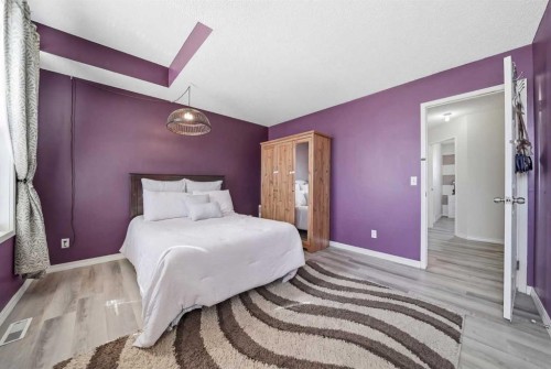 28 Martin Crossing Rise Ne, Calgary, AB - Indoor Photo Showing Bedroom