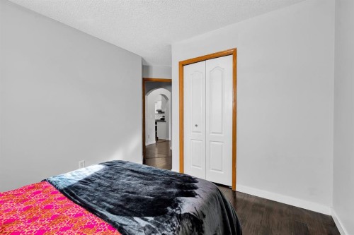 132 West Creek Drive, Chestermere, AB - Indoor Photo Showing Bedroom
