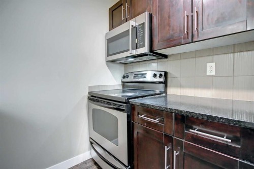 301-355 Taralake Way Ne, Calgary, AB - Indoor Photo Showing Kitchen