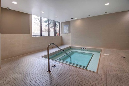 231-222 Riverfront Avenue Sw, Calgary, AB - Indoor Photo Showing Other Room