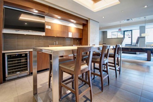 231-222 Riverfront Avenue Sw, Calgary, AB - Indoor Photo Showing Dining Room