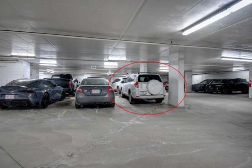 231-222 Riverfront Avenue Sw, Calgary, AB - Indoor Photo Showing Garage