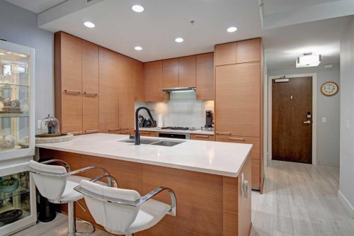 231-222 Riverfront Avenue Sw, Calgary, AB - Indoor Photo Showing Kitchen With Double Sink With Upgraded Kitchen