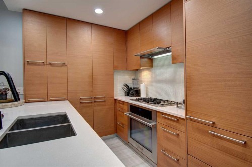 231-222 Riverfront Avenue Sw, Calgary, AB - Indoor Photo Showing Kitchen With Double Sink