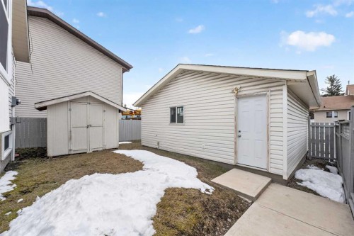 6910 26 Avenue Ne, Calgary, AB - Outdoor With Exterior