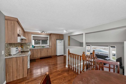 6910 26 Avenue Ne, Calgary, AB - Indoor