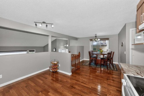 6910 26 Avenue Ne, Calgary, AB - Indoor