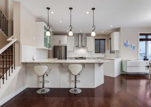 70 Nolancliff Crescent Nw, Calgary, AB - Indoor Photo Showing Kitchen With Upgraded Kitchen