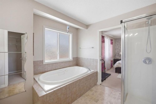 87 Kincora Drive Nw, Calgary, AB - Indoor Photo Showing Bathroom